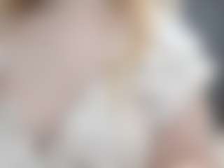 Live cam show with DionnaSeegars - Bra on Camsoda