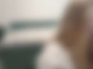 Live cam show with DionnaSeegars - Bra on Big Tits