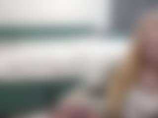 Live cam show with DionnaSeegars - Hairy Pussy on Soda Cam