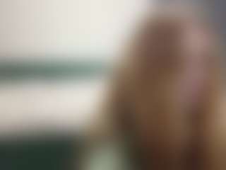 Live cam show with DionnaSeegars - Red Hair Squirt on Hubzter Live