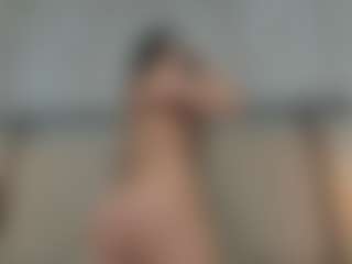 Live cam show with EmilyCarter18 - Thick on TeamSkeetLive