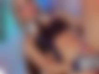 Live cam show with danniilee - Gray Eyes on StripNow