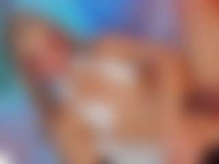 Live cam show with danniilee - Gray Eyes on Dolls Live