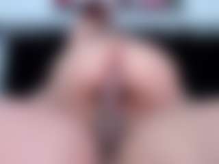 Delphinebella's Live Sex Cam Show