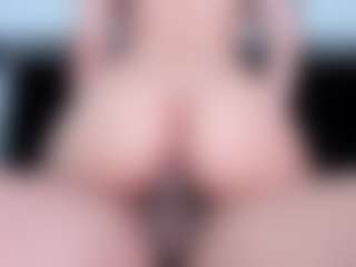 Delphinebella's Live Sex Cam Show