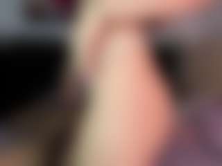Live cam show with Delphinebella - Body Builder on Soda Cam
