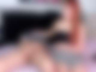 Live cam show with Delphinebella - Body Builder on SpunkLive
