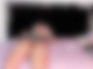 Live cam show with Delphinebella - Body Builder on madthumbs