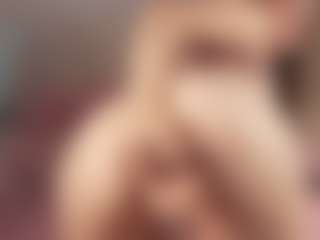 Live cam show with Justonecute - Green Eyes on luckytryst.com
