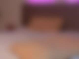 Live cam show with Roxy-Moor - Chubby on Uber Horny