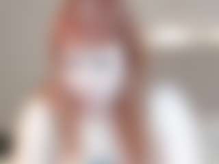 Live cam show with Roxy-Moor - Chubby on dropp.cam