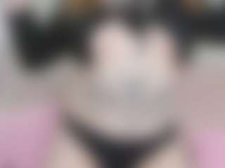 Live cam show with Roxy-Moor - Chubby on Stripli.com