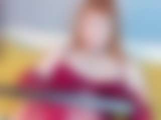 Live cam show with Roxy-Moor - Red Hair on livesuperchat.net