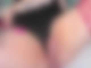 Live cam show with Roxy-Moor - Flirt White on Gym Cam Girls | united states