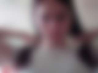 Live cam show with KaroleBelen - Body Massage on Dolls Live