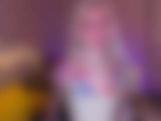 Live cam show with LillyMoure - Nipple Piercings on Milfs Live