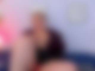 Live cam show with martina-curvy - Blonde Hair Middle Aged on livesexfox.com