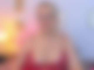 Live cam show with martina-curvy - Blonde Hair Middle Aged on mypornchat.com