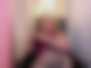 martina-curvy's Live Sex Cam Show