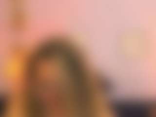 Live cam show with martina-curvy - Mature on CamClone