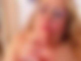 martina-curvy's Live Sex Cam Show