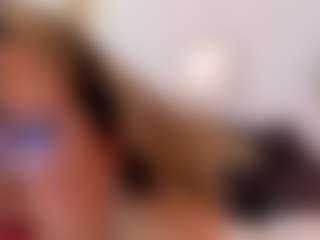 Live cam show with martina-curvy - Dildo Or Vibrator Granny on Dolls Live