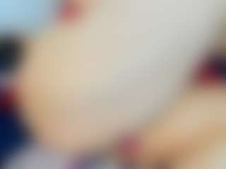 Live cam show with martina-curvy - Granny on TeamSkeetLive