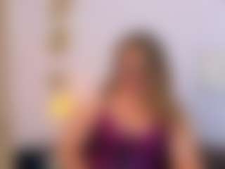 martina-curvy