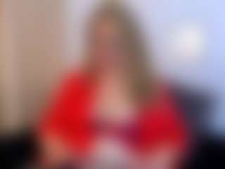 martina-curvy MILF webcam performer live streaming