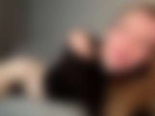 Live cam show with SerenaHale - Blue Eyes on Chatstar