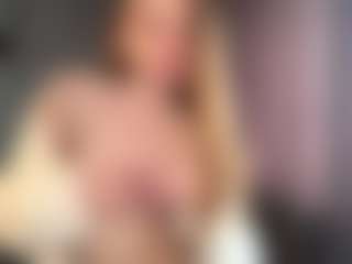 Live cam show with SerenaHale - Blue Eyes on Dolls Live
