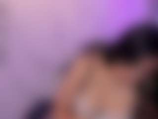 Live cam show with Dakotalee03 - Flash on Camsoda