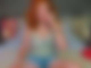 Live-camshow met Julia-Suny - Striptease op Camsoda