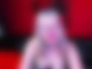 Live cam show with Julia-Suny - Sweet on Camsoda