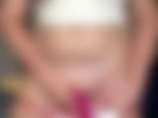EvelyneGruis's Live Sex Cam Show