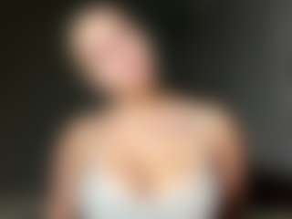 EvelyneGruis's Live Sex Cam Show