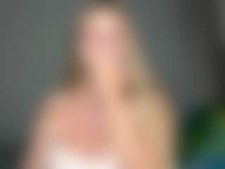 Live cam show with EvelyneGruis - Gray Eyes on CSO-WL