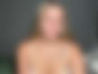 Live cam show with EvelyneGruis - Raven Hair on Camming Site