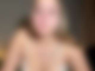 Live cam show with EvelyneGruis - Raven Hair on Streamer API