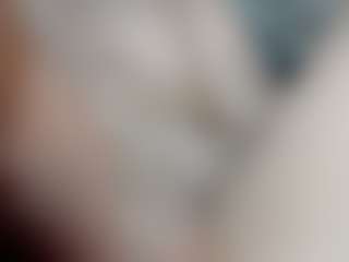 Live cam show with EvelyneGruis - Raven Hair on live.xheat.ai