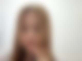 Live cam show with Lily - Blonde Hair Petite on madthumbs