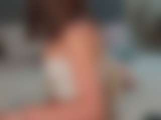 Live cam show with Liil-Peach - Ass Clapping on TeamSkeetLive
