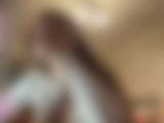 Live cam show with BrunaChamers - Doggy on AdultVida.com