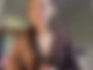 Show di cam dal vivo con BrunaChamers - Moaning su Camsoda