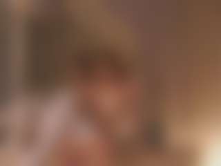 Live cam show with CarrieCapezzuto - Middle Aged on madthumbs
