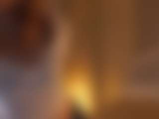Live cam show with CarrieCapezzuto - Small Tits Mature on Camiplay Live