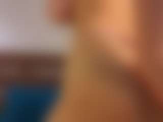Live cam show with EvaLeester - Brown Hair on Cam Slut