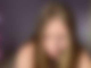Live cam show with MaricruzWeisbrod - Striptease Granny on Stripli.com