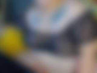 Live cam show with Sew - Moaning on friskycurves.com