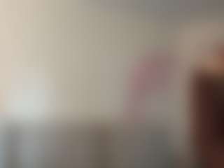 Live cam show with ArlaMarusarz - Facial on Dolls Live